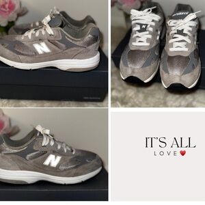 NEW BALANCE 993 Sz:7 Big Kids. Great condition, authentic, comes with/box